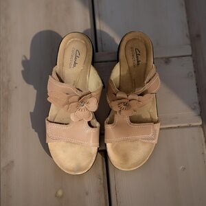 Clarks Women's Beige Floral Sandals
